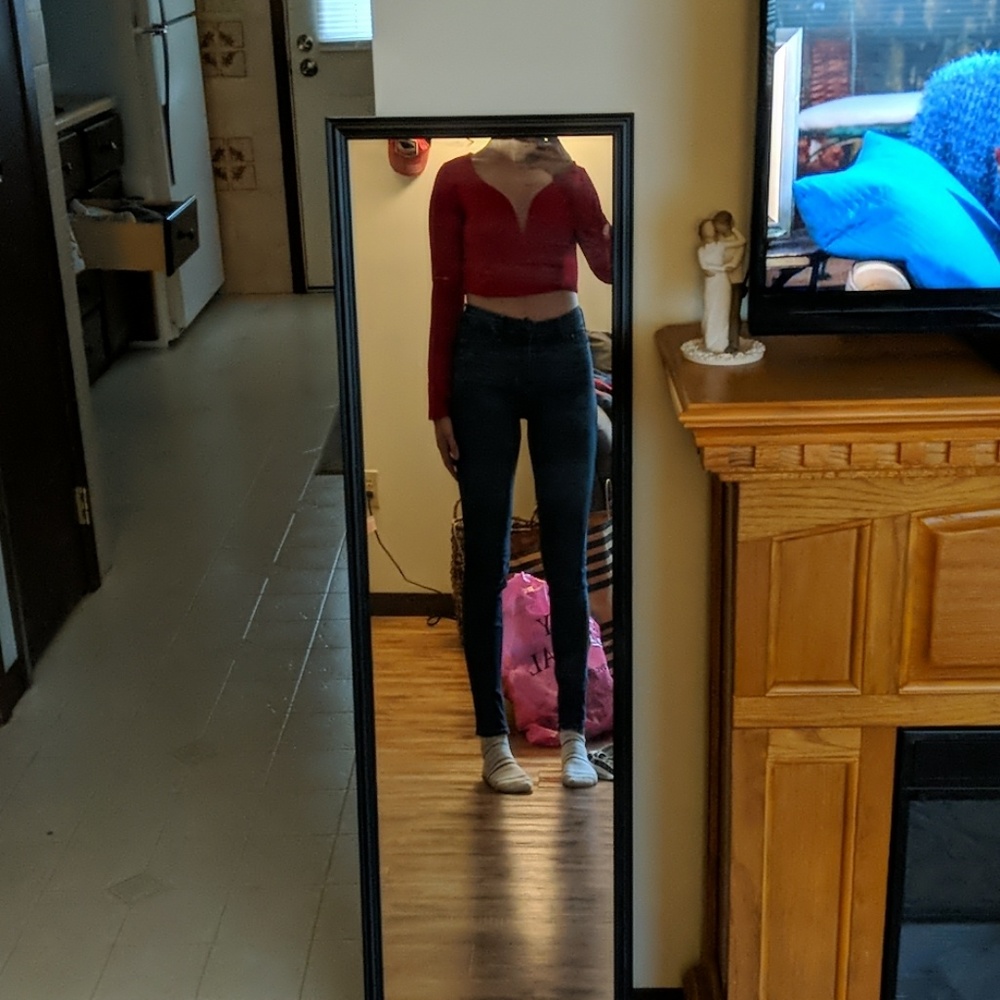 Red Deep V Crop Top - Picture 2 of 4